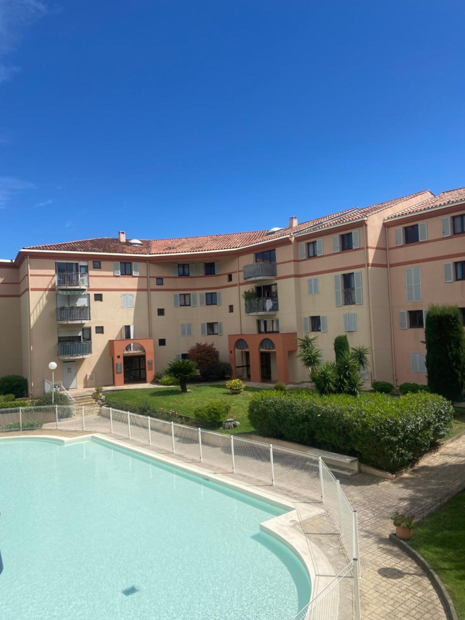 Residence Ste Croix Фрежюс Экстерьер фото